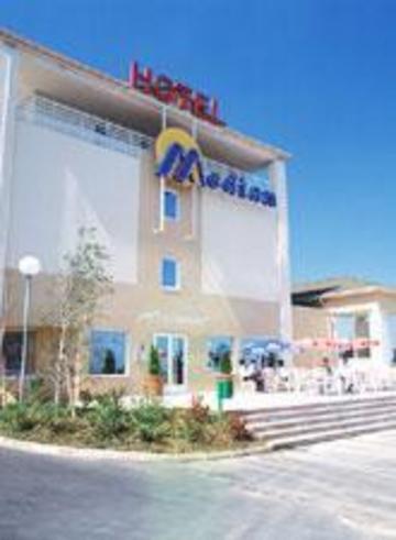 Hotel Median Roissy Cdg Aeroport Goussainville  Exterior foto
