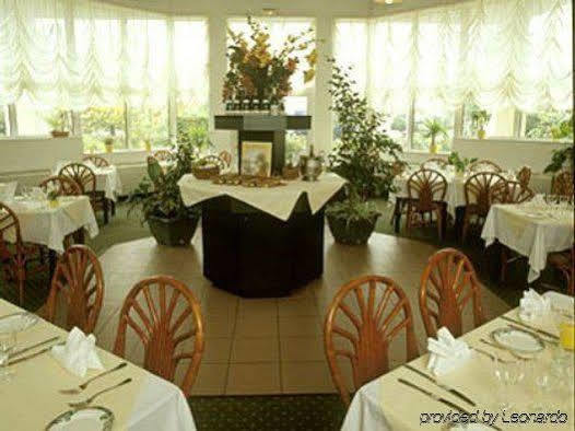 Hotel Median Roissy Cdg Aeroport Goussainville  Restaurante foto